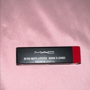 MAC Cosmetics Retro Matte Lipstick - Bold Crimson
